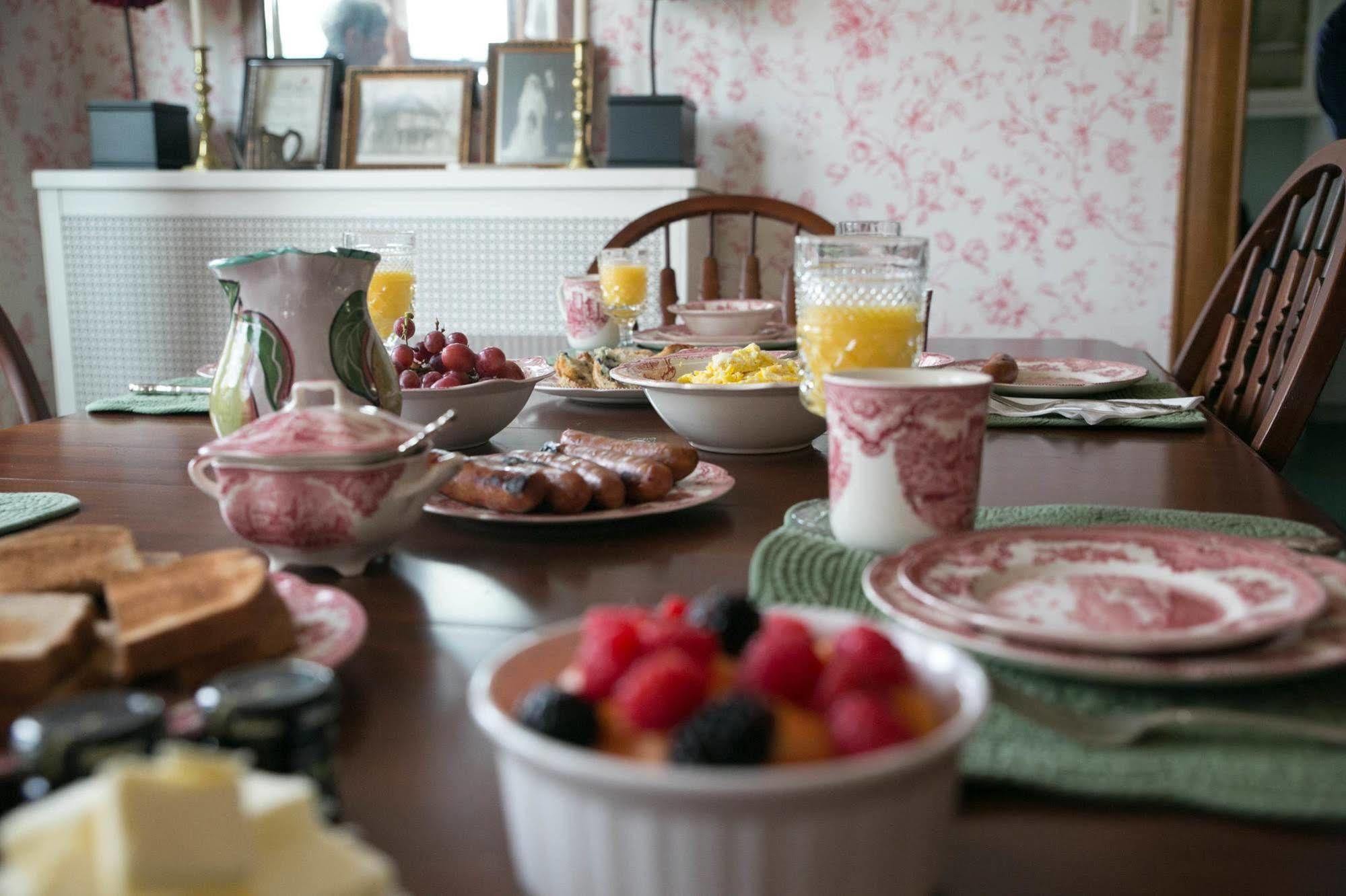 Harrison House Bed & Breakfast Непервілл Екстер'єр фото