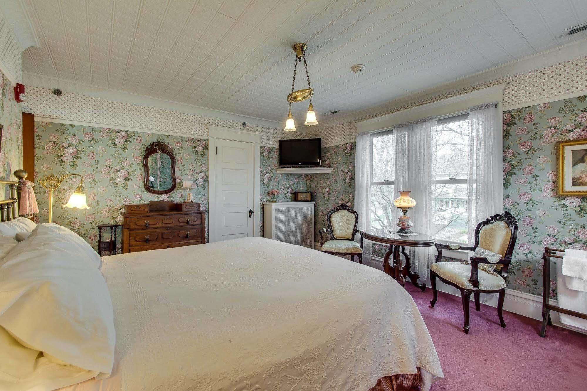 Harrison House Bed & Breakfast Непервілл Екстер'єр фото